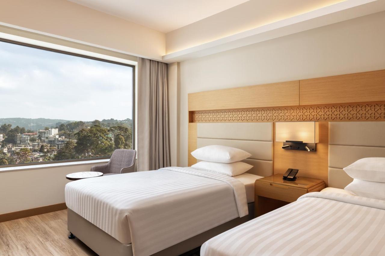 Hotel Courtyard By Marriott Shillong Exterior foto