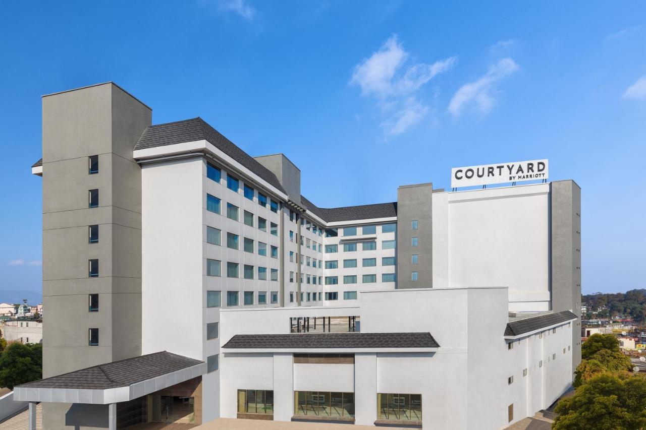 Hotel Courtyard By Marriott Shillong Exterior foto