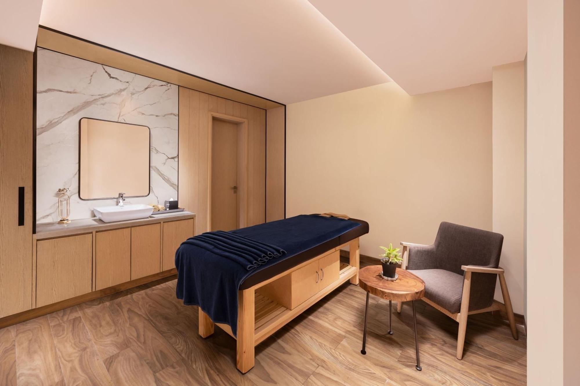 Hotel Courtyard By Marriott Shillong Exterior foto