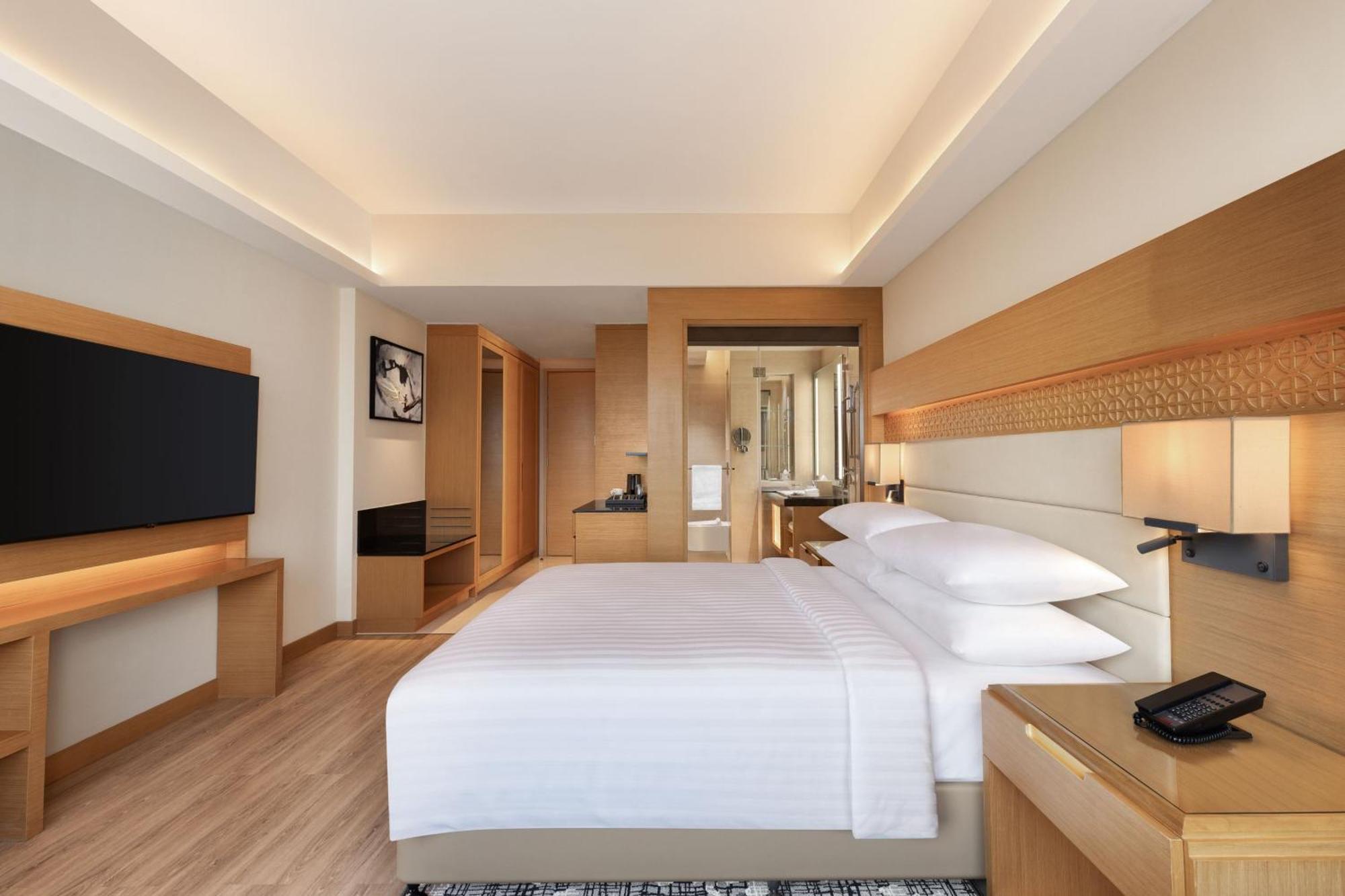 Hotel Courtyard By Marriott Shillong Exterior foto
